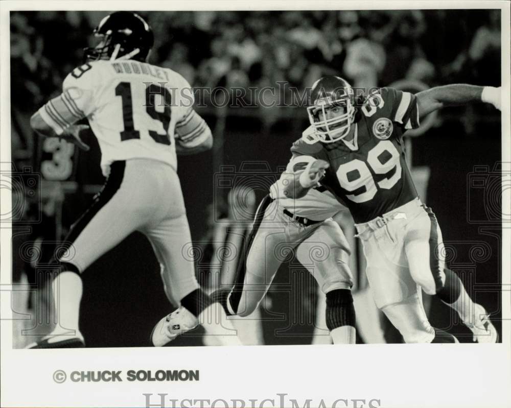 1984 Press Photo Mark Gastineau of New York Jets Football Team, During Game