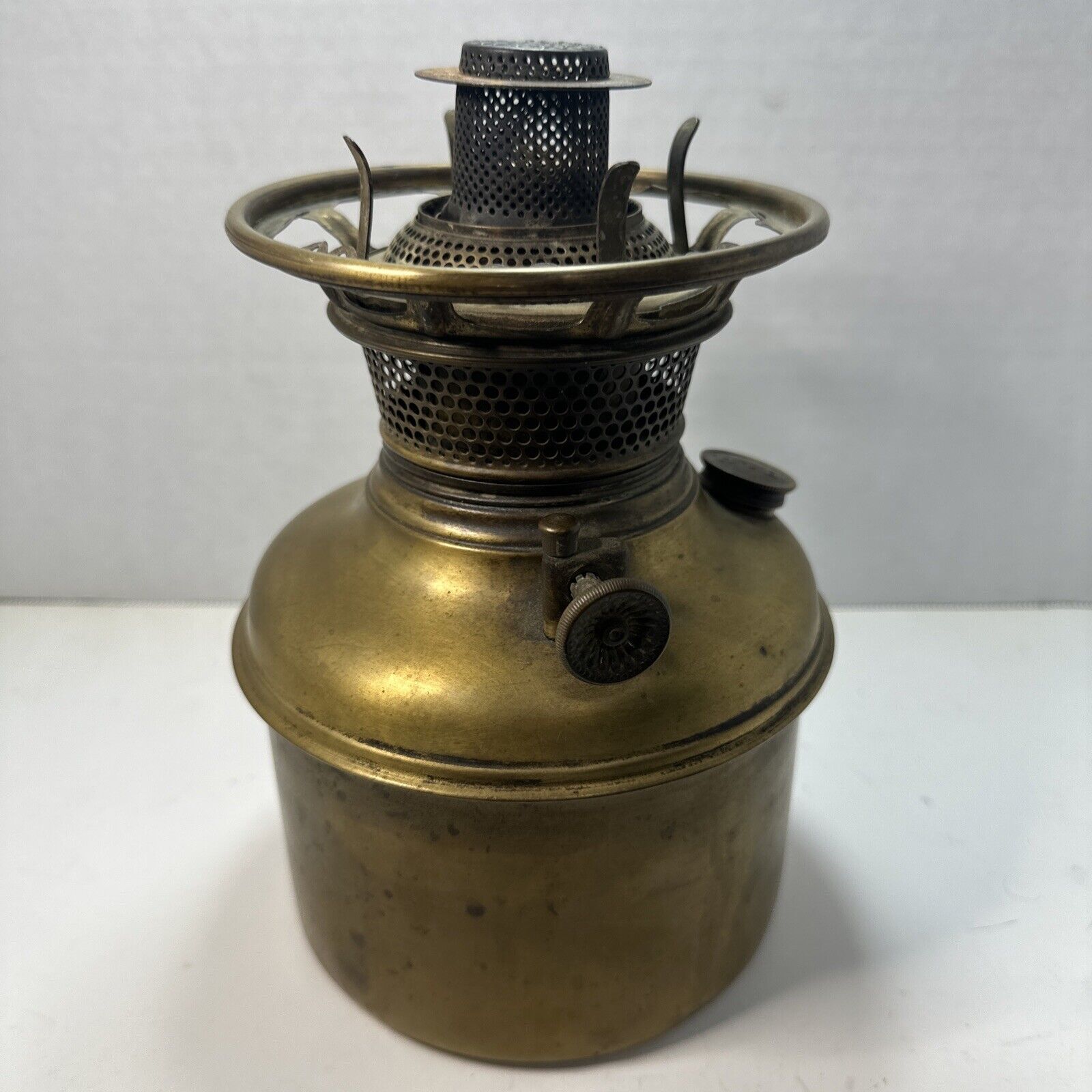 brass kerosene oil font - lamp part BRADLEY and HUBBARD burner B & H  antique