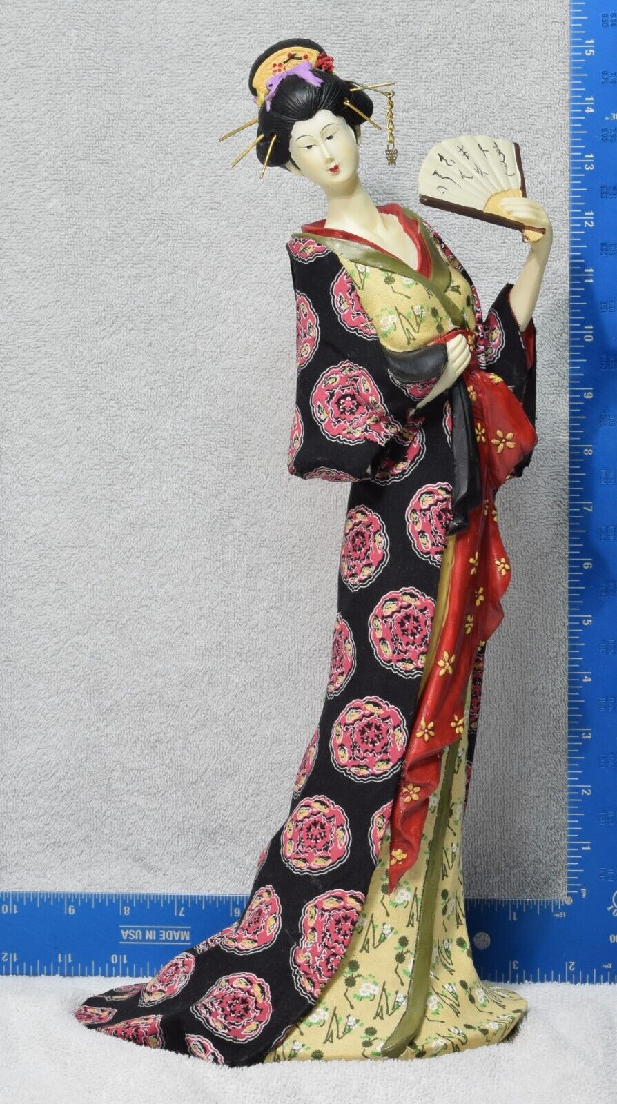 Graceful Beautiful Geisha Girl Figurine Kimono Fan Hand Painted 15\