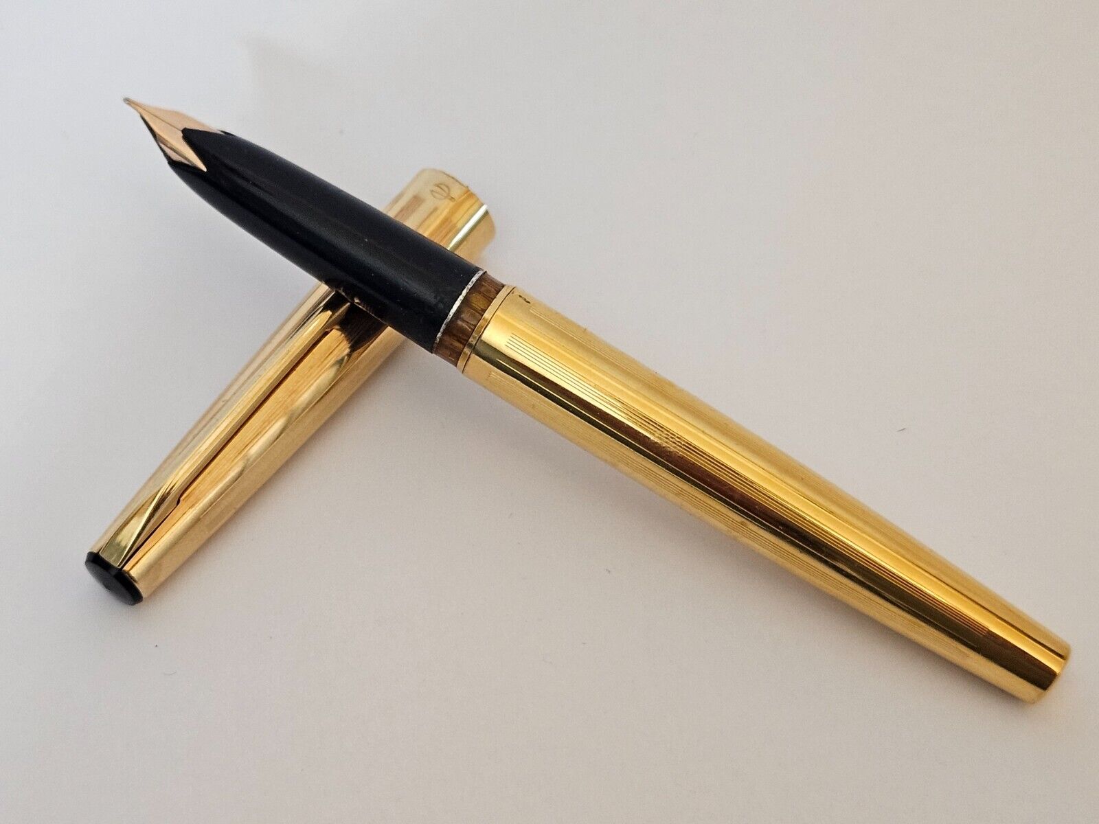 VINTAGE FOUNTAIN PEN 14k GOLD NIB 583 GOLD PLATED BODY MADE IN USSR RARE (BK174