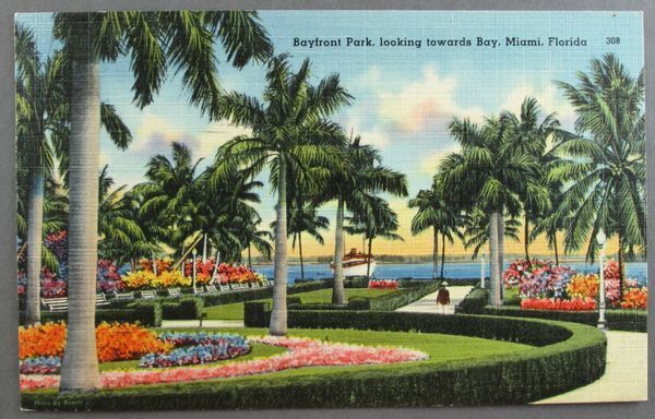 MIAMI FL   BAYFRONT PARK looking towards Bay   Postcard