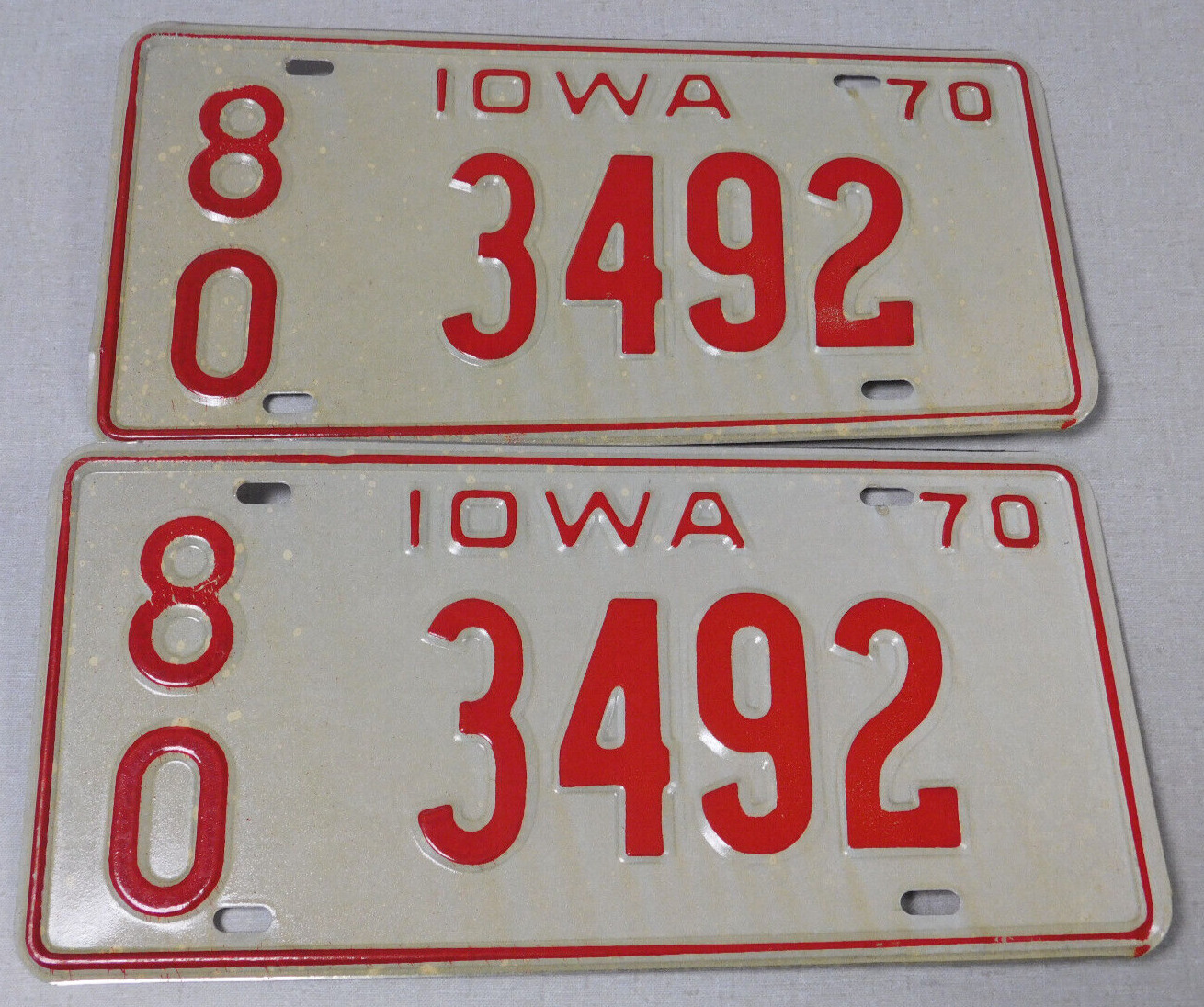 1970 Iowa passenger car license plate pair
