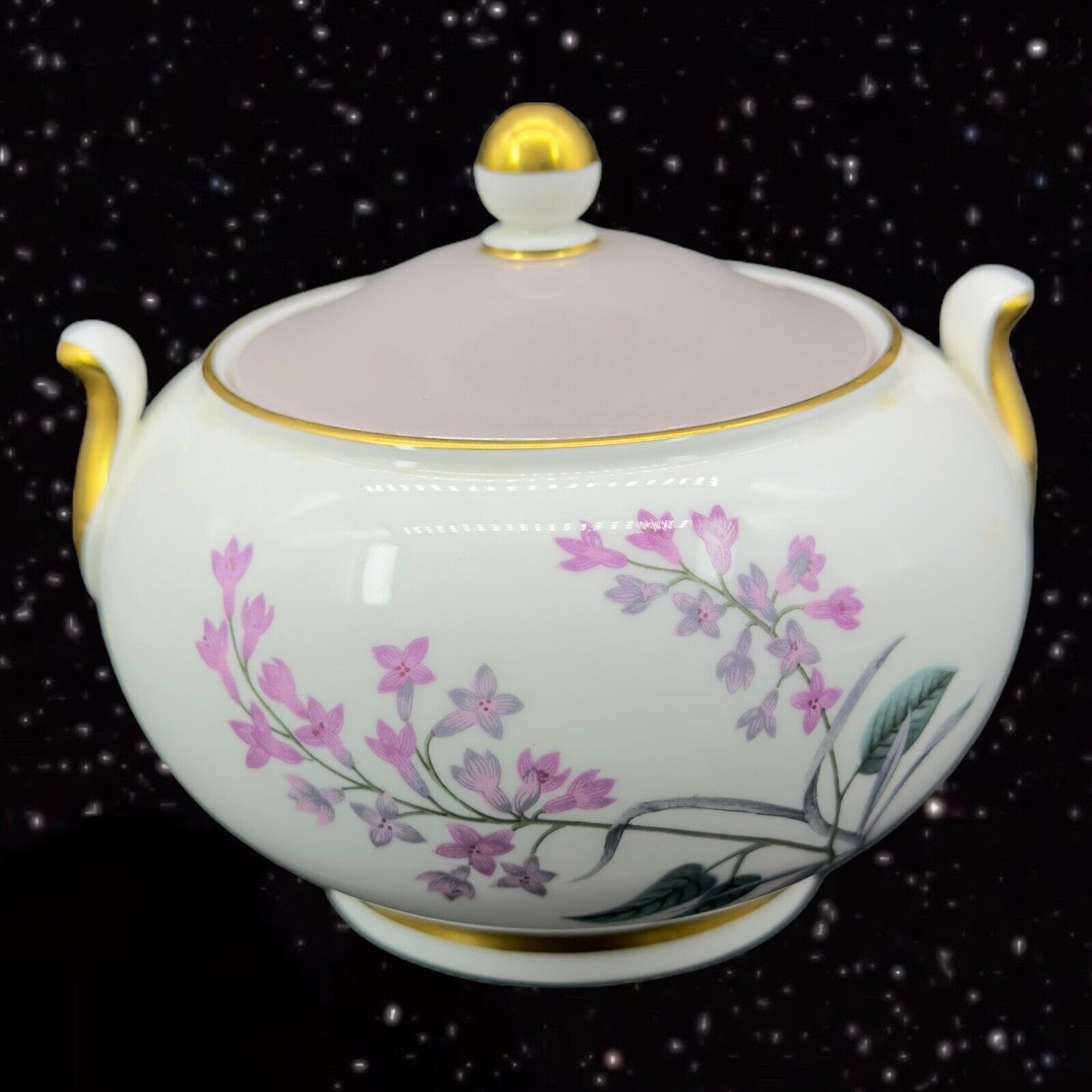 VINTAGE WEDGWOOD MILFORD BONE CHINA Sugar Bowl Made In England Porcelain Painted