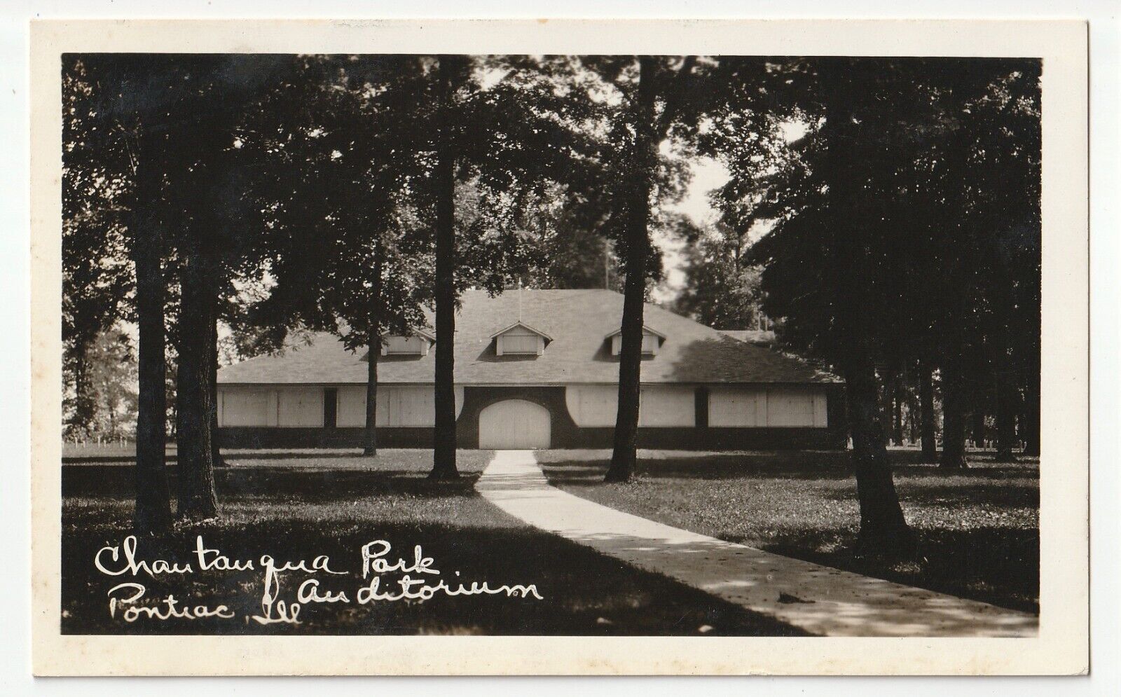 Pontiac, Illinois - Chautauqua Park Auditorium - Vintage rppc