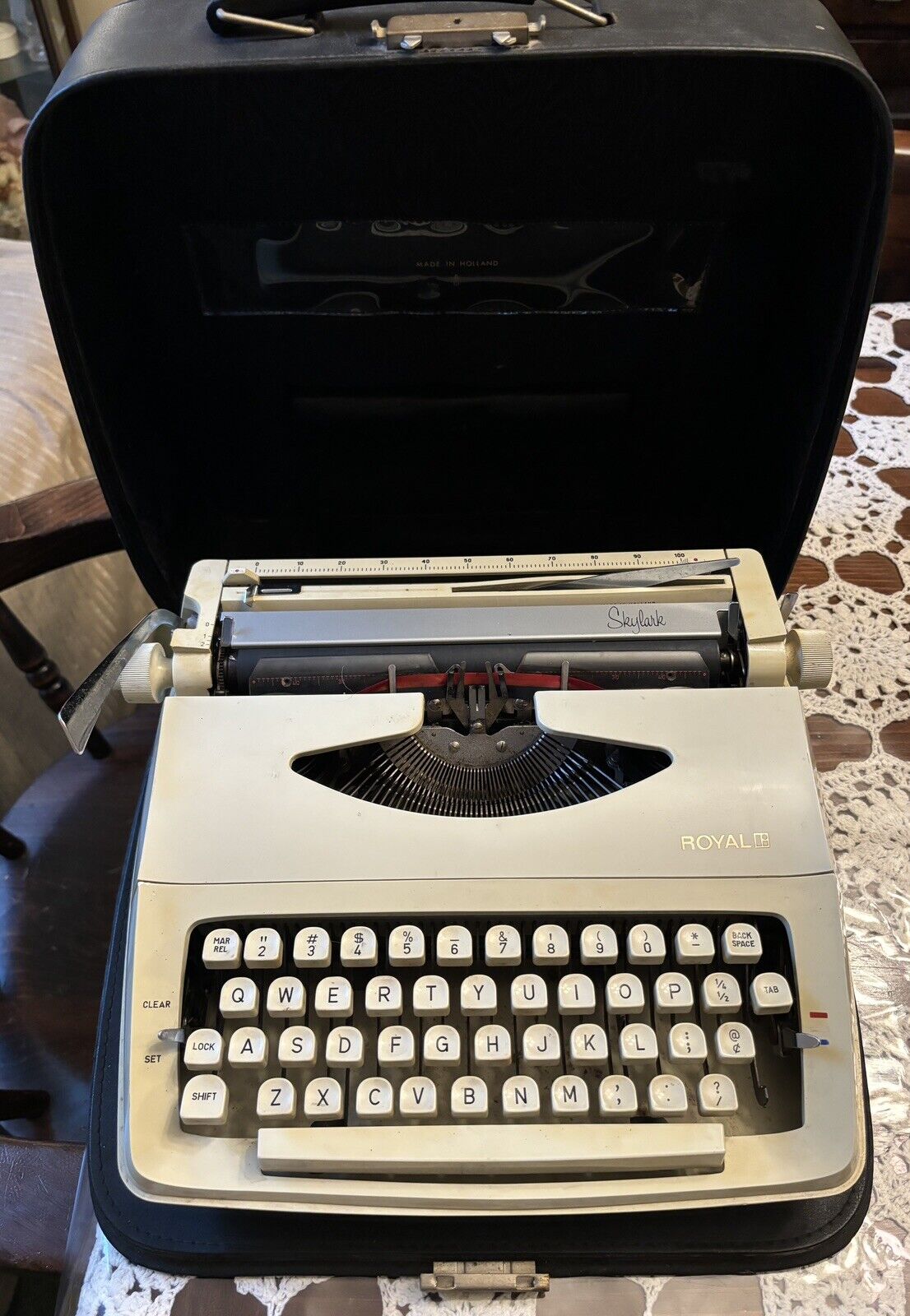 Vintage Royal Skylark Typewriter  With Carrying Case