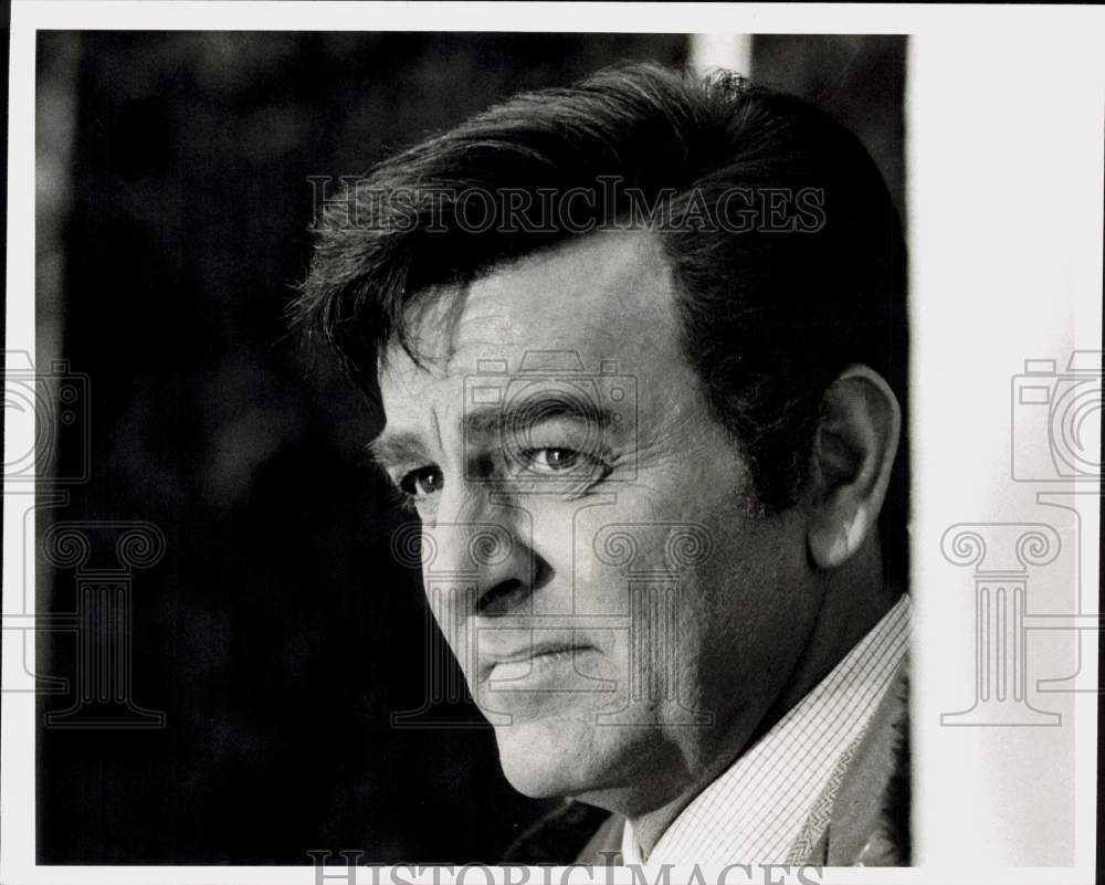 1972 Press Photo Actor Mike Connors - kfp11270