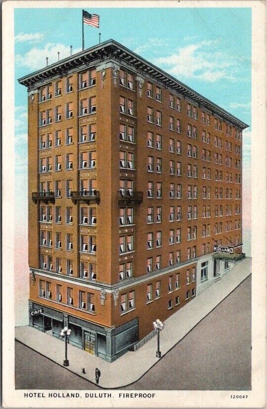1930s DULUTH, Minnesota Postcard HOTEL HOLLAND Street View 
