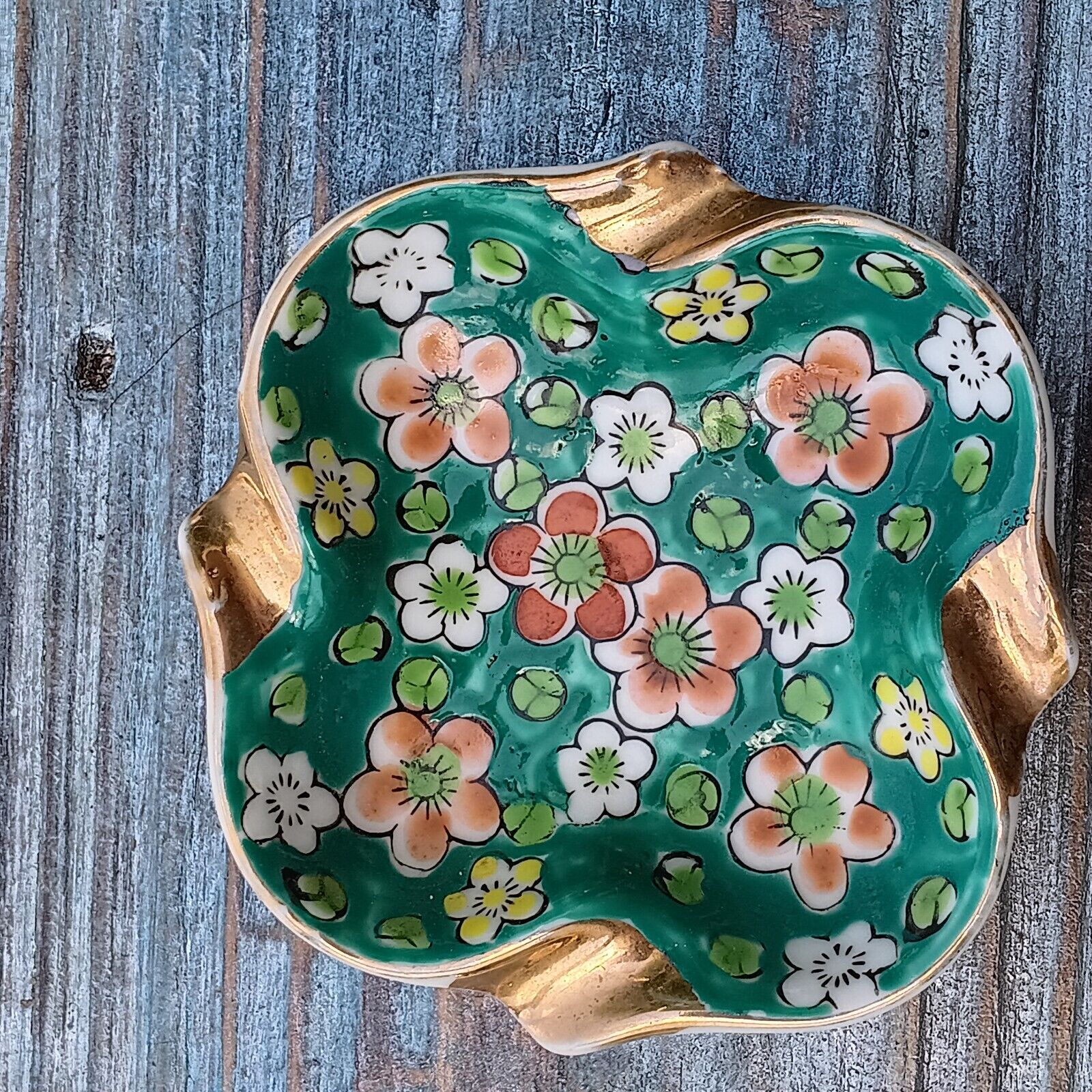 Vintage Green Japan Made Had Painted Raised Floral 4 Spot Small Ashtray 3\