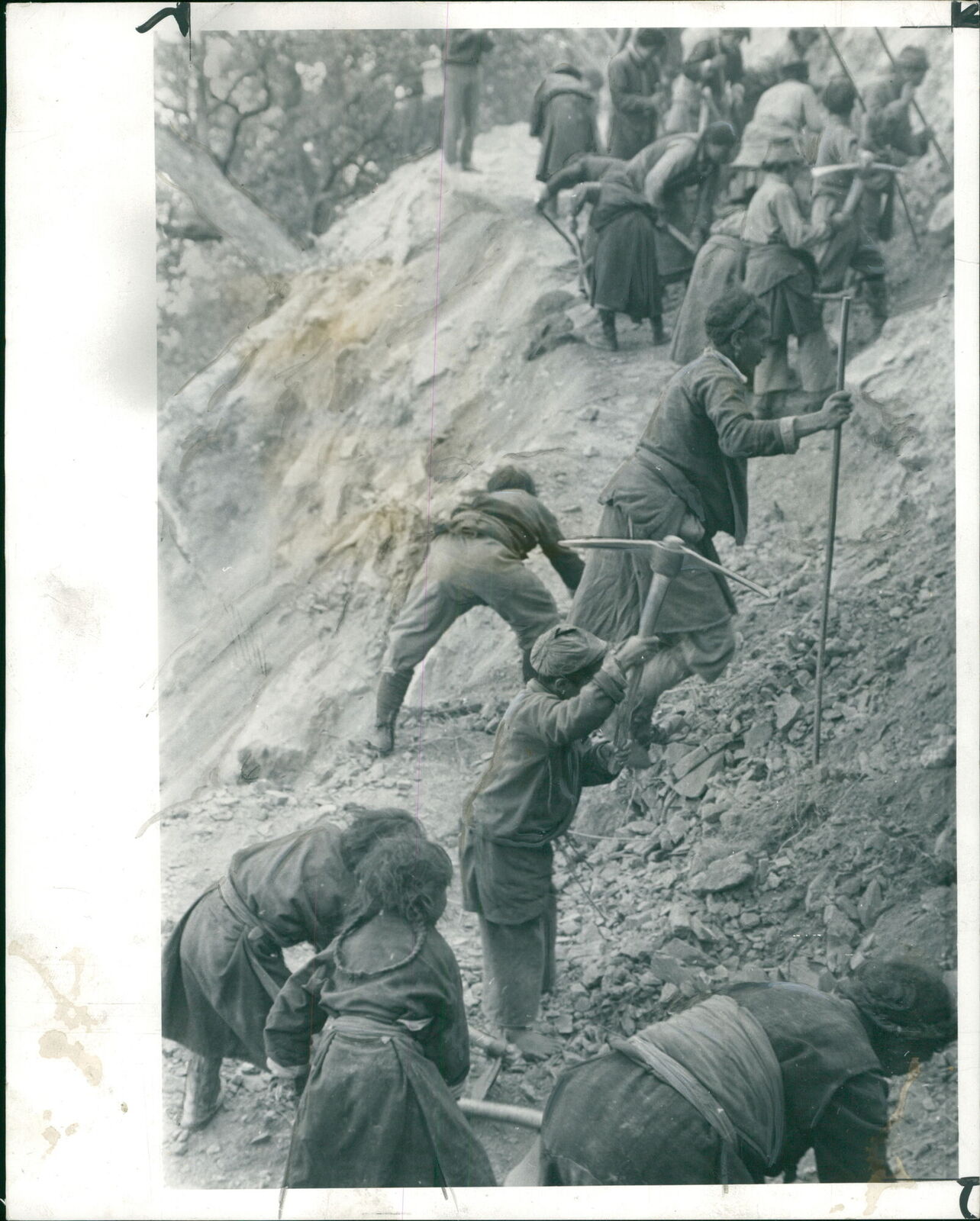 At the front in the Himalayas TIBETAN REFUGEES. - Vintage Photograph 1158060