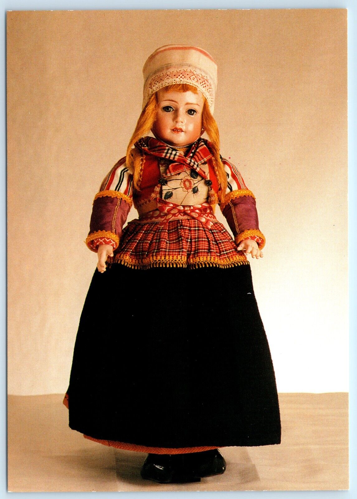 POSTCARD Winter Dress National Museum of Folklore Netherlands