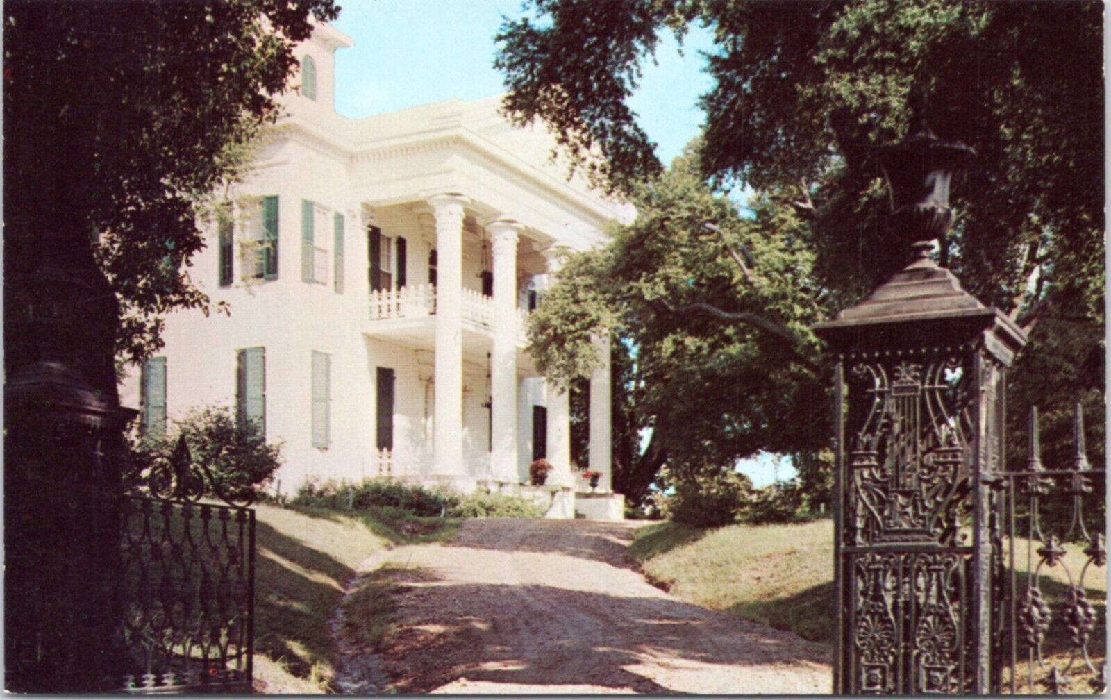 Postcard MS Natchez - Stanton Hall exterior view from gate