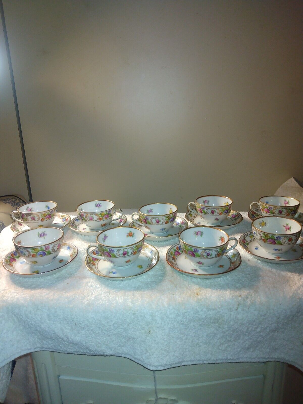 Vtg Schumann Empress Porcelain 9 Tea Cup & Saucer Demitasse Set Germany PERFECT