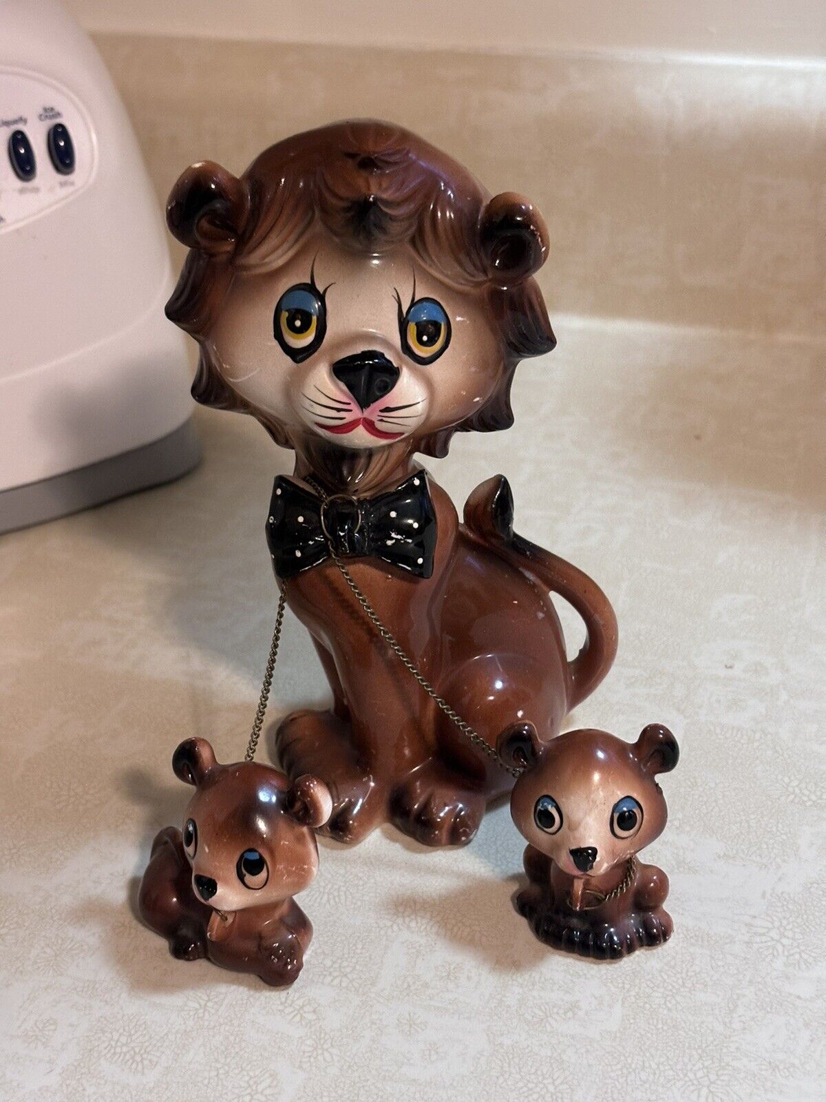 Vtg RARE MCM Anthropomorphic Lion Family Chained Ceramic Fur Kitschy Mom Babies