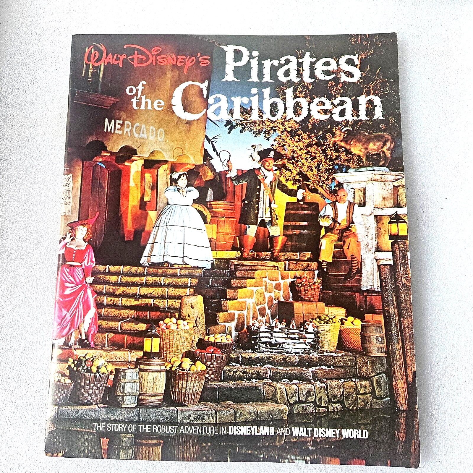 Vintage Walt Disney Pirates of the Caribbean Attraction Souvenir Book/Excellent.