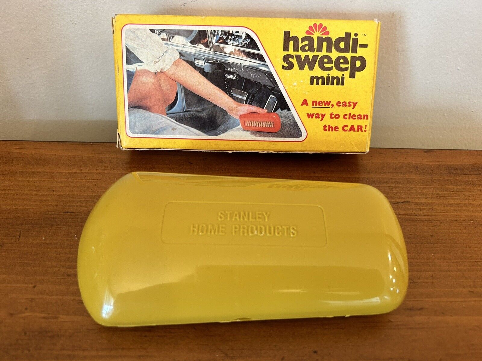 New Vintage Handi-Sweep Mini Sweeper Car Table Crumb Butler Carpet Cleaner NOS