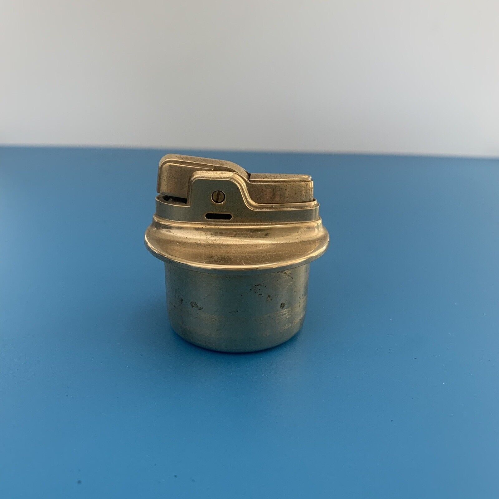 Vintage Ronson goldplated Small Round Desk Lighter