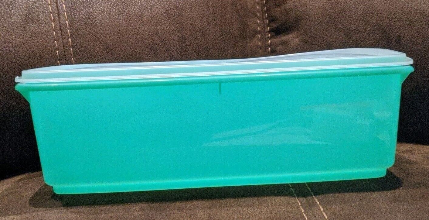 VINTAGE TUPPERWARE #782-8 JADEITE GREEN CELERY KEEPER CONTAINER W LID NO TRAY