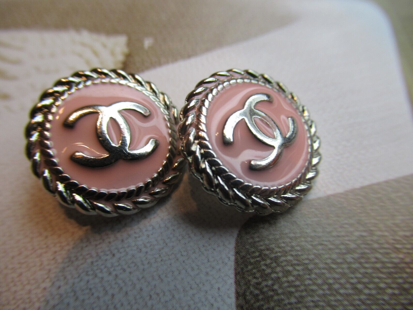 Chanel 2 buttons LIGHT PINK with SILVER tone metal 16mm 