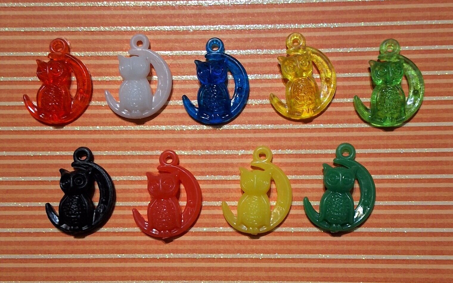 9 Vintage Plastic Owl Charms Crescent  Moon Gumball Prize Jewelry Hong Kong🦉