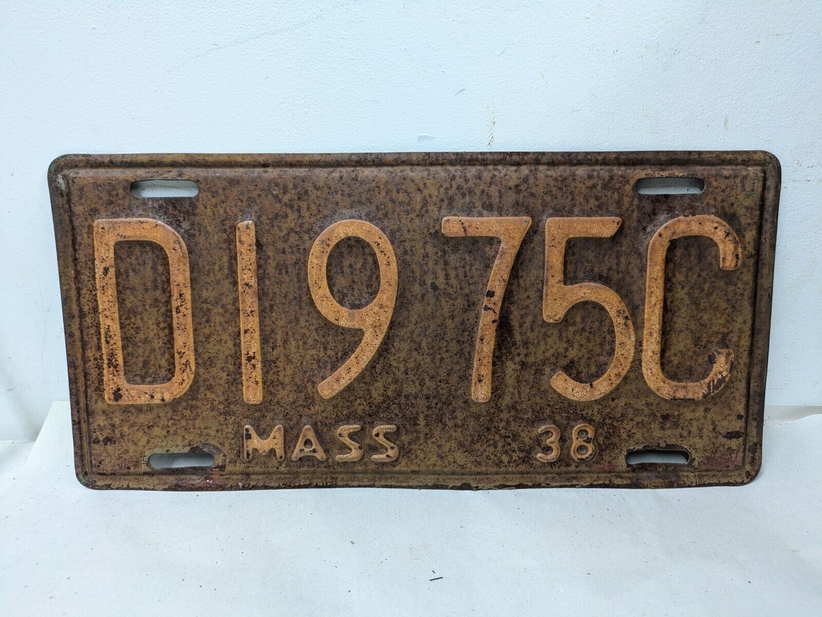 1938 MA Dealer License plate D19 75C Mass Massachusetts .