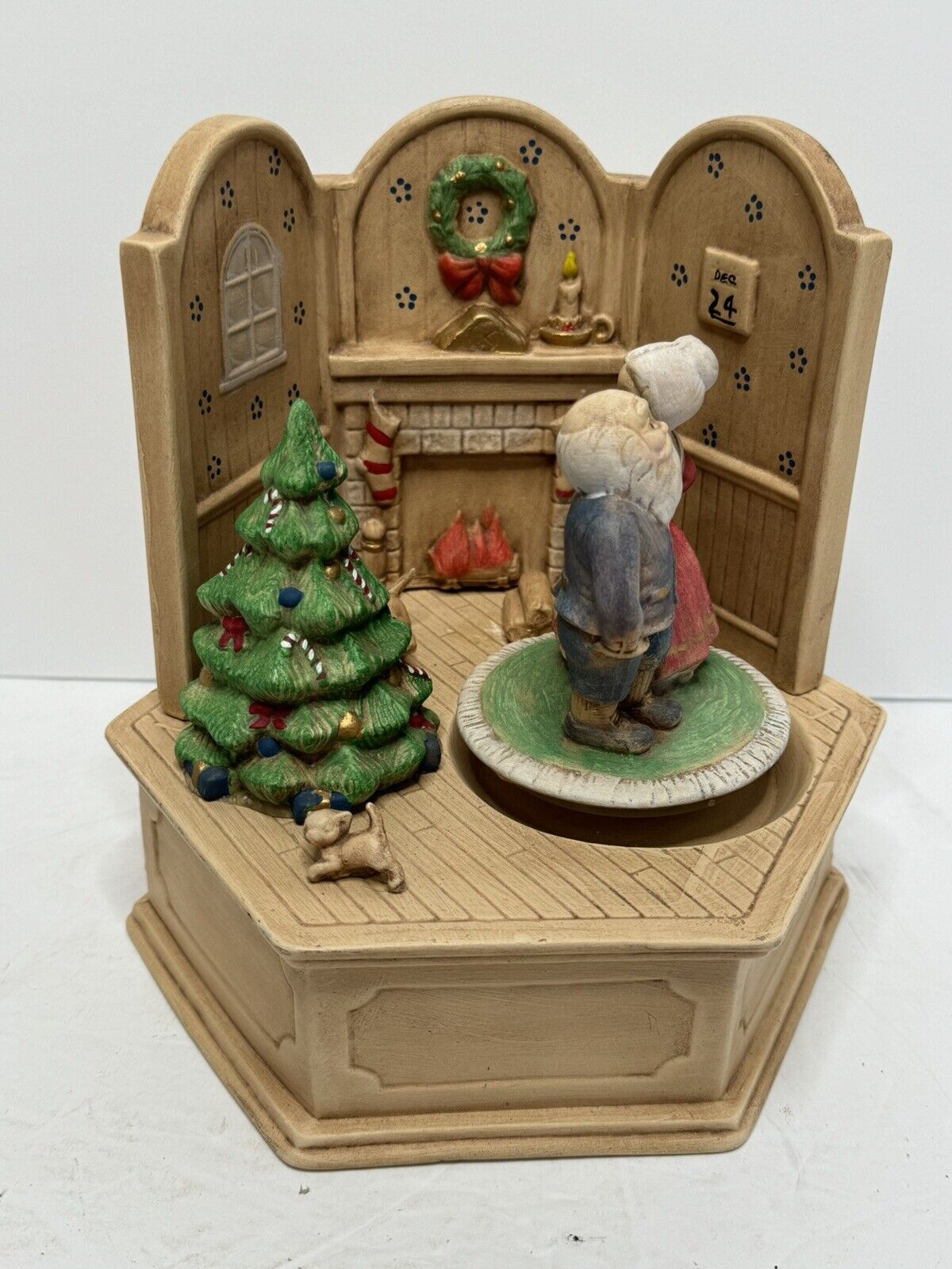 Vintage Dancing Santa & Mrs Clause Christmas Elegant Music Box Scioto Mold