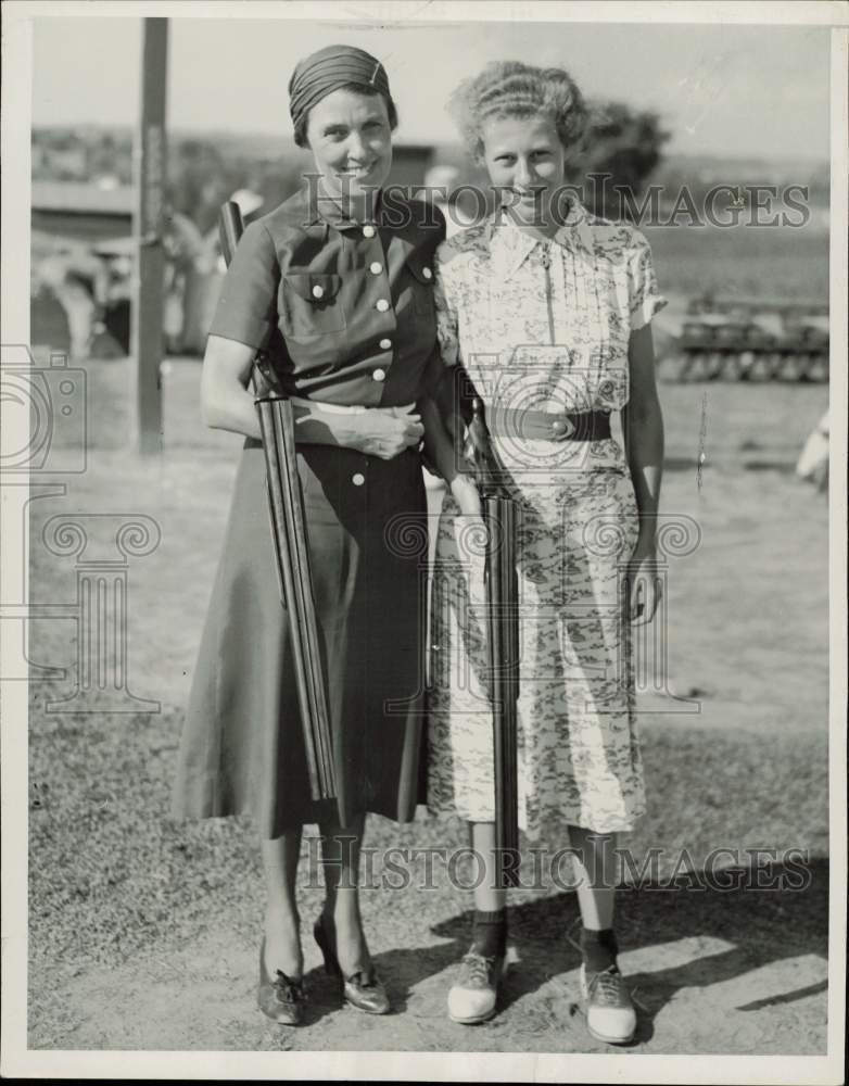 1936 Press Photo Mrs Charles Small and Betty Small at National Skeet Tournament