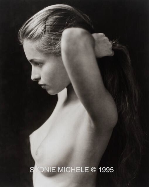NUDE FEMALE PHOTO 8X10 VINTAGE B/W DKRM PRINT SIGNED SYDNIE MICHELE 1995