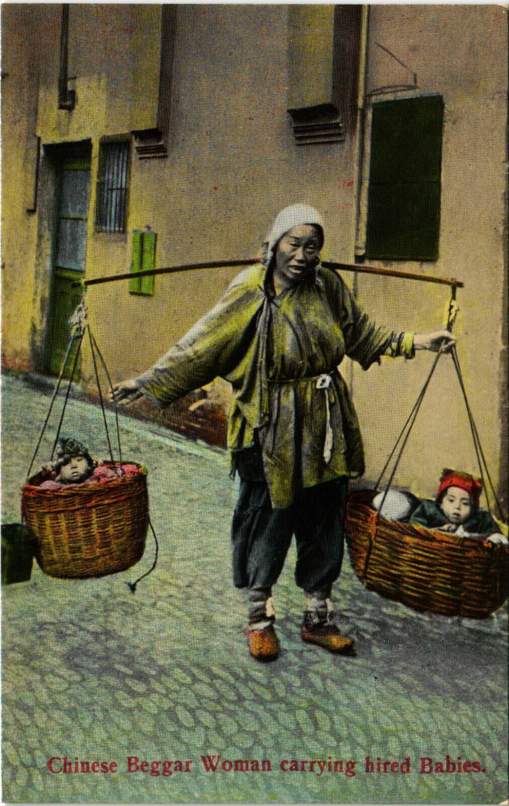 PC CPA CHINA, CHINESE BEGGAR WOMAN CARRYING BABIES, VINTAGE POSTCARD (b18491)