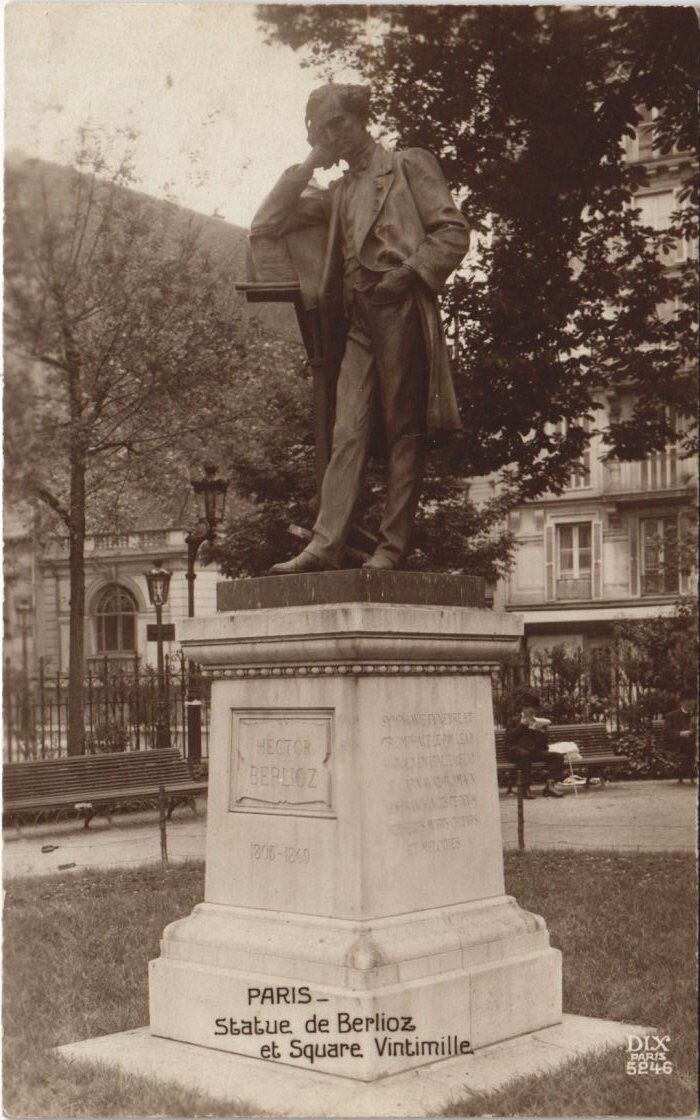 CPA PARIS 9th Statue of Berlioz Square Ventimiglia (998399)