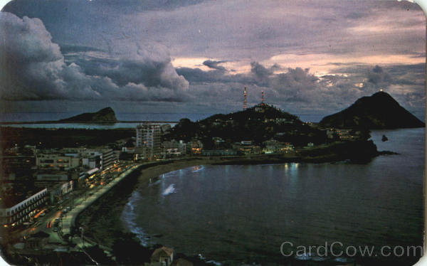 Mexico Mazatlan,SI Boulevard Y Playa De Las Olas Altas Sinaloa Postcard Vintage