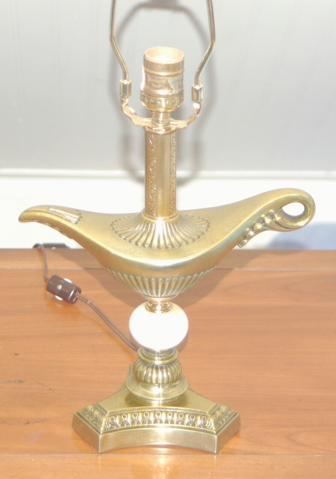 BRASS ALADDIN Lamp Neo-Classical HOLLYWOOD Regency Gold Marble Alabaster Oil