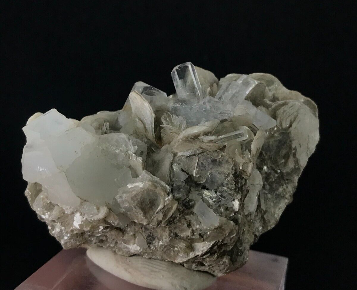 223ct Natural Aquamarine Crystal Specimen From Pakistan