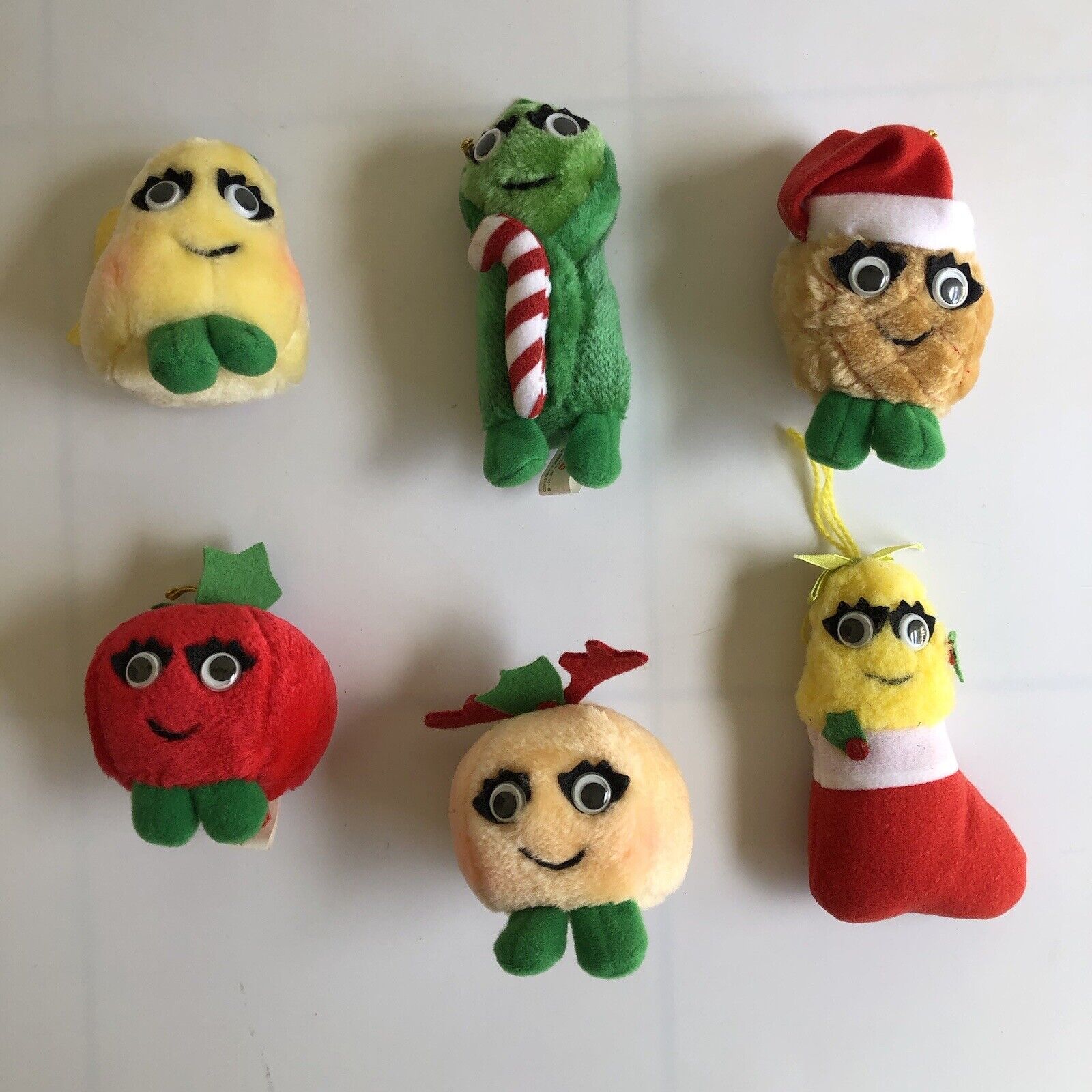 1991 Vintage Del Monte Christmas Yumkins Plush Vegetable Characters Set Of 6