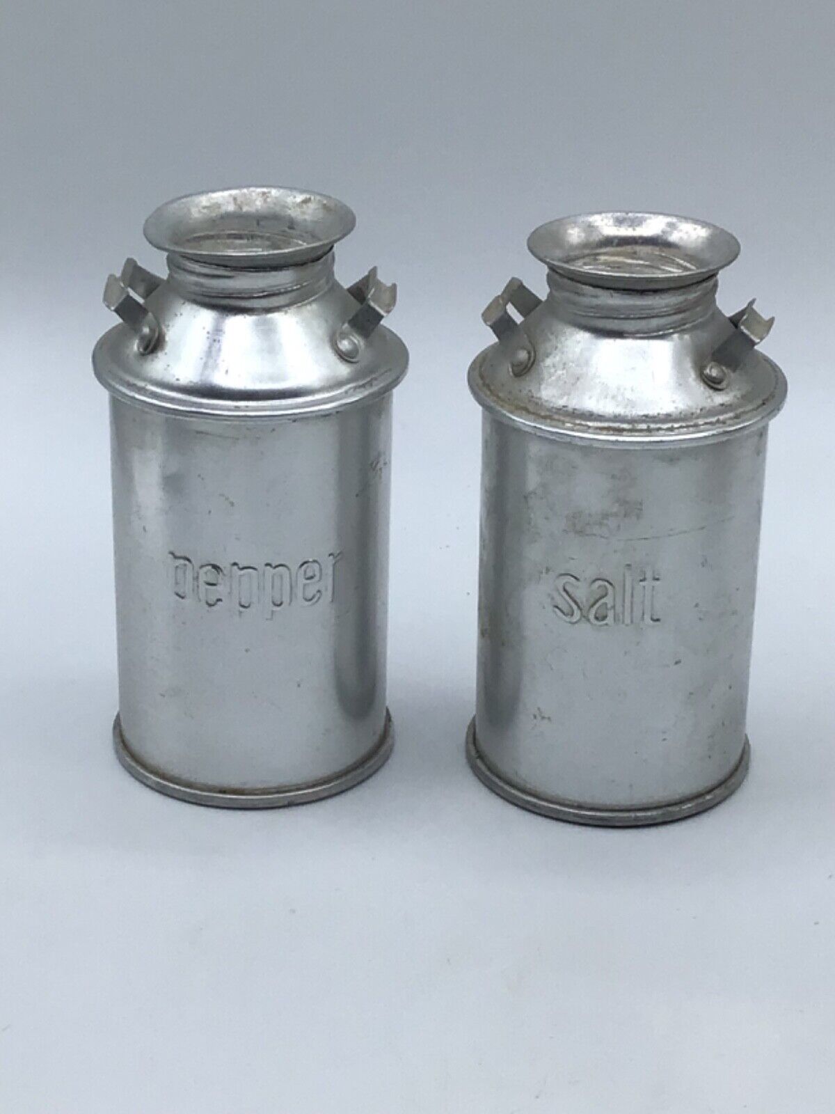 Vintage Milk Can Salt and Pepper Shakers Aluminum Mini Milk Cans 4\