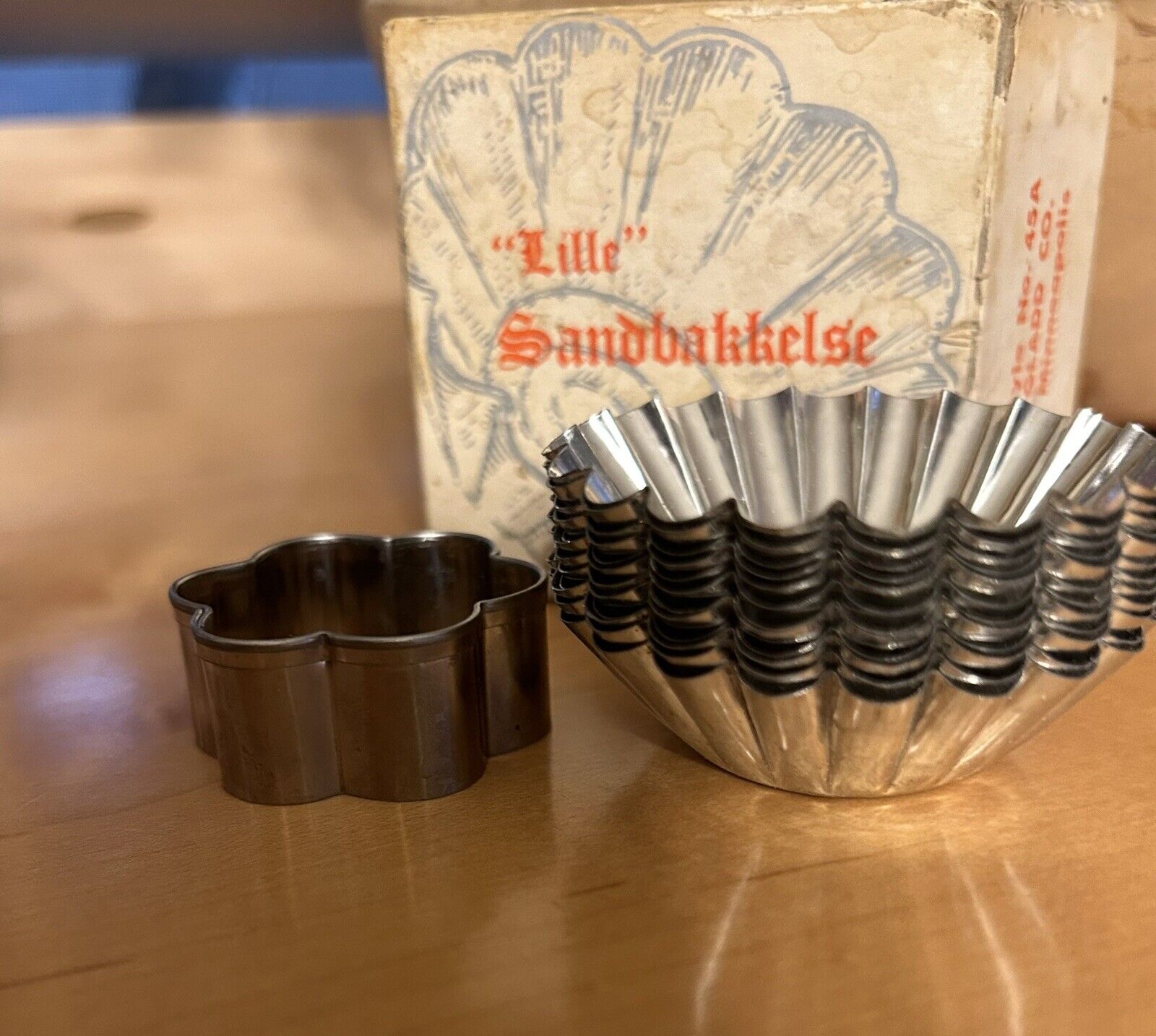 Vintage “Lille” Sandbakkelse Set Tins Tins In Box Minneapolis Gladd Co