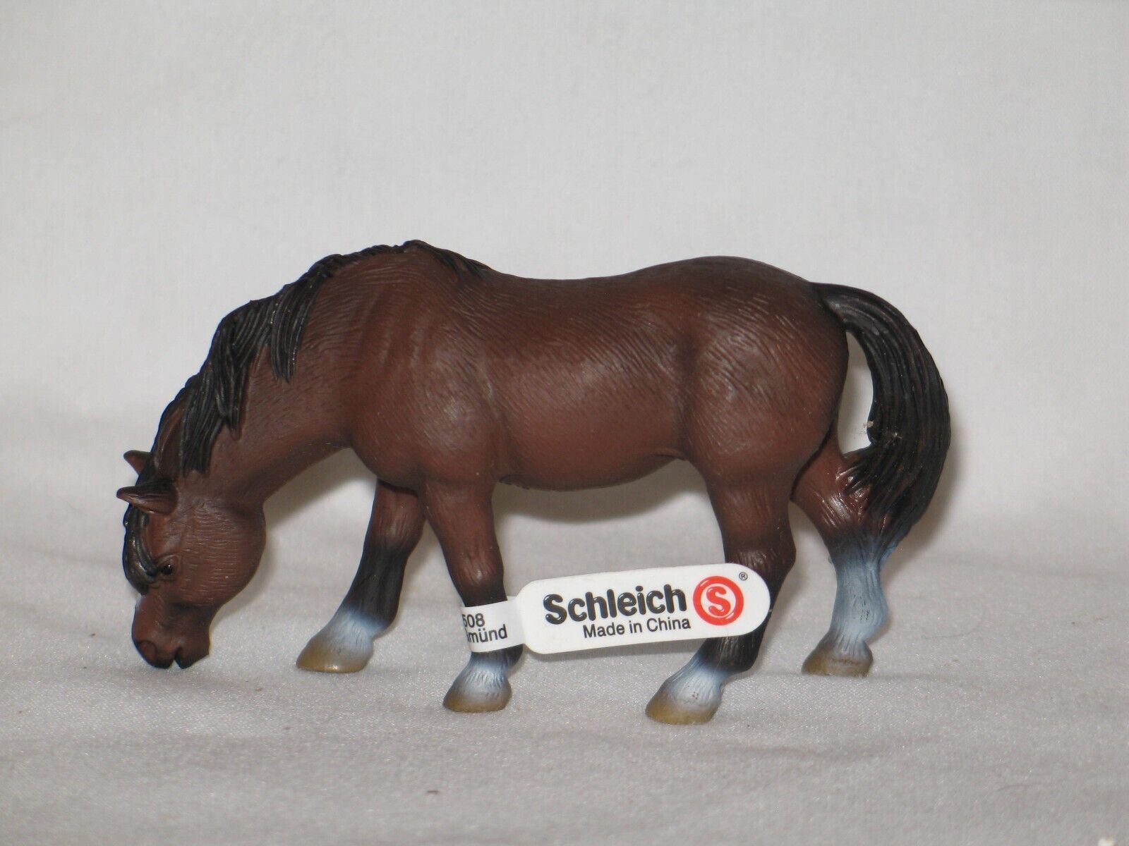 schleich horse bay pony grazing discontinued