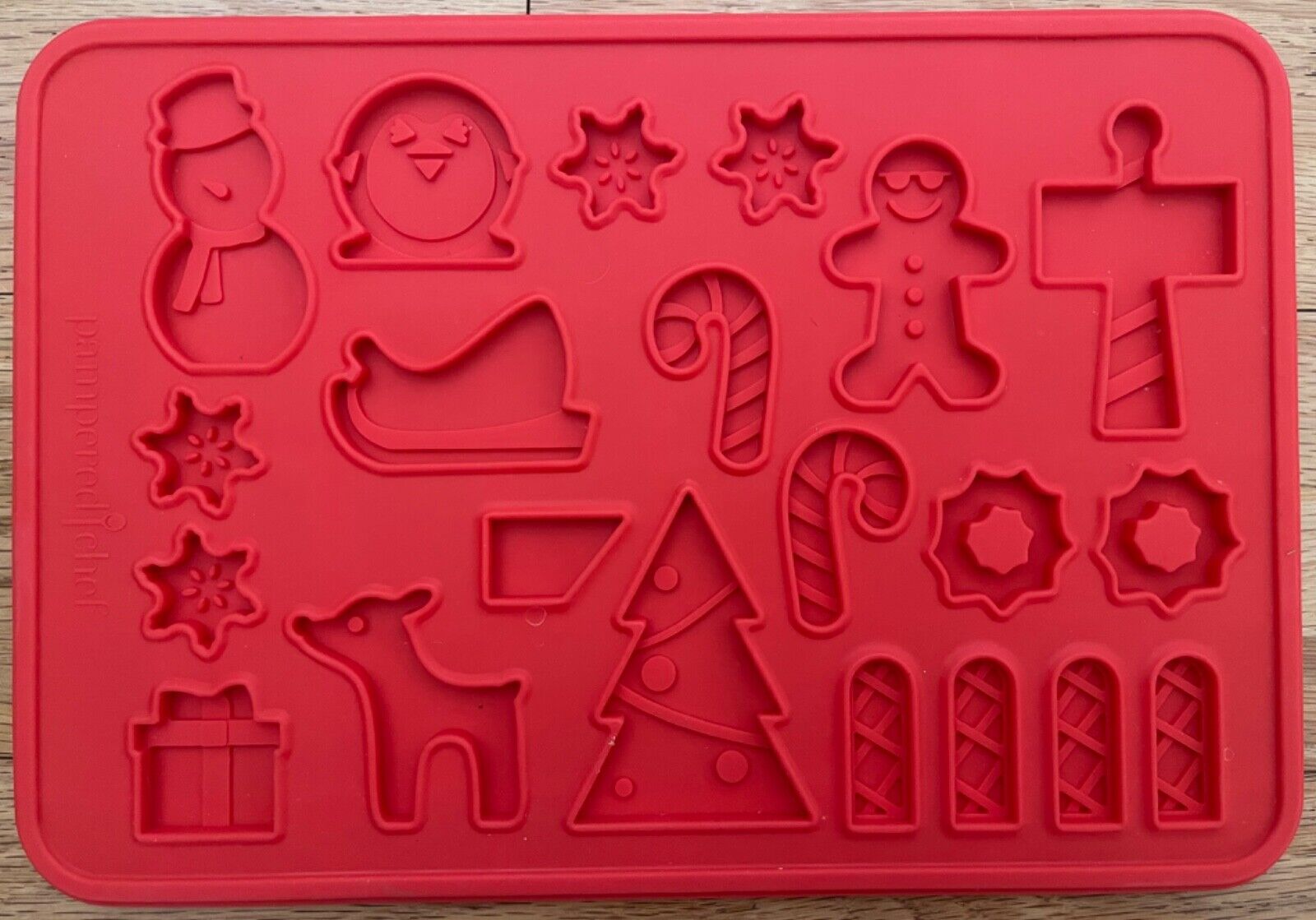 Pampered Chef Christmas Silicone Cookie Chocolate Mold Red #100134