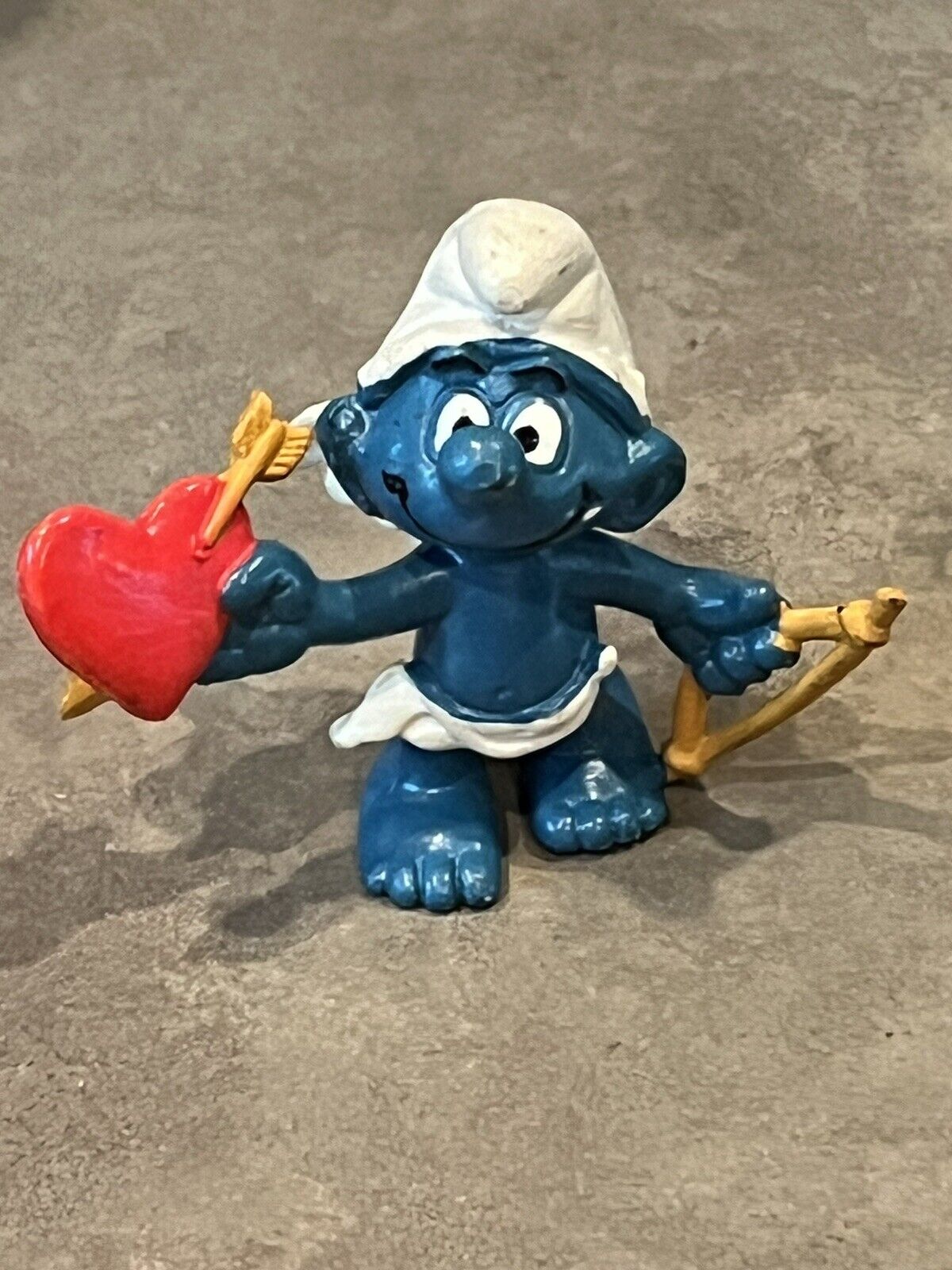 1980 Vintage Valentine Smurf Cupid Heart Brown Bow Arrow Schleich Peyo PVC Toy