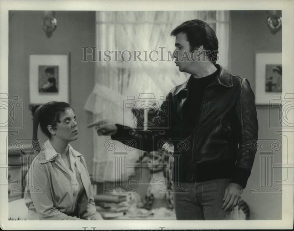 1979 Press Photo Henry Winkler and Erin Moran on Happy Days, on ABC. - nop77839