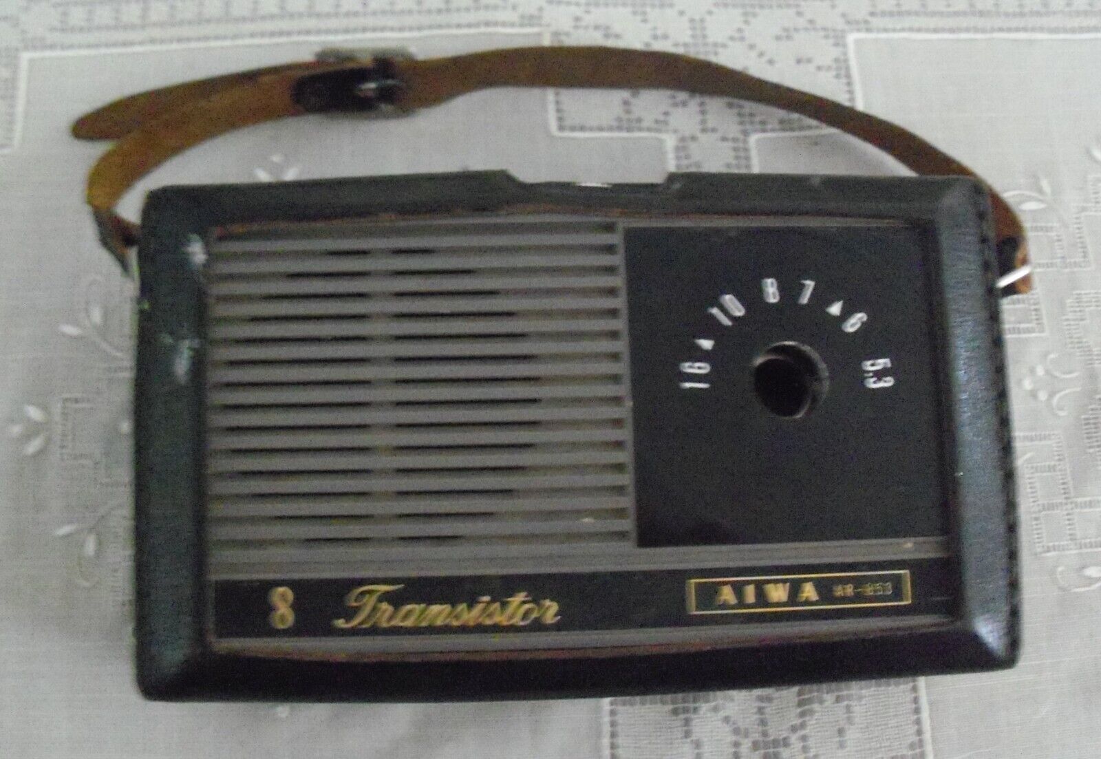 Vintage AIWA AR-853 8 Transistor AM Radio with Leather Case MISSING DIAL & TUNER