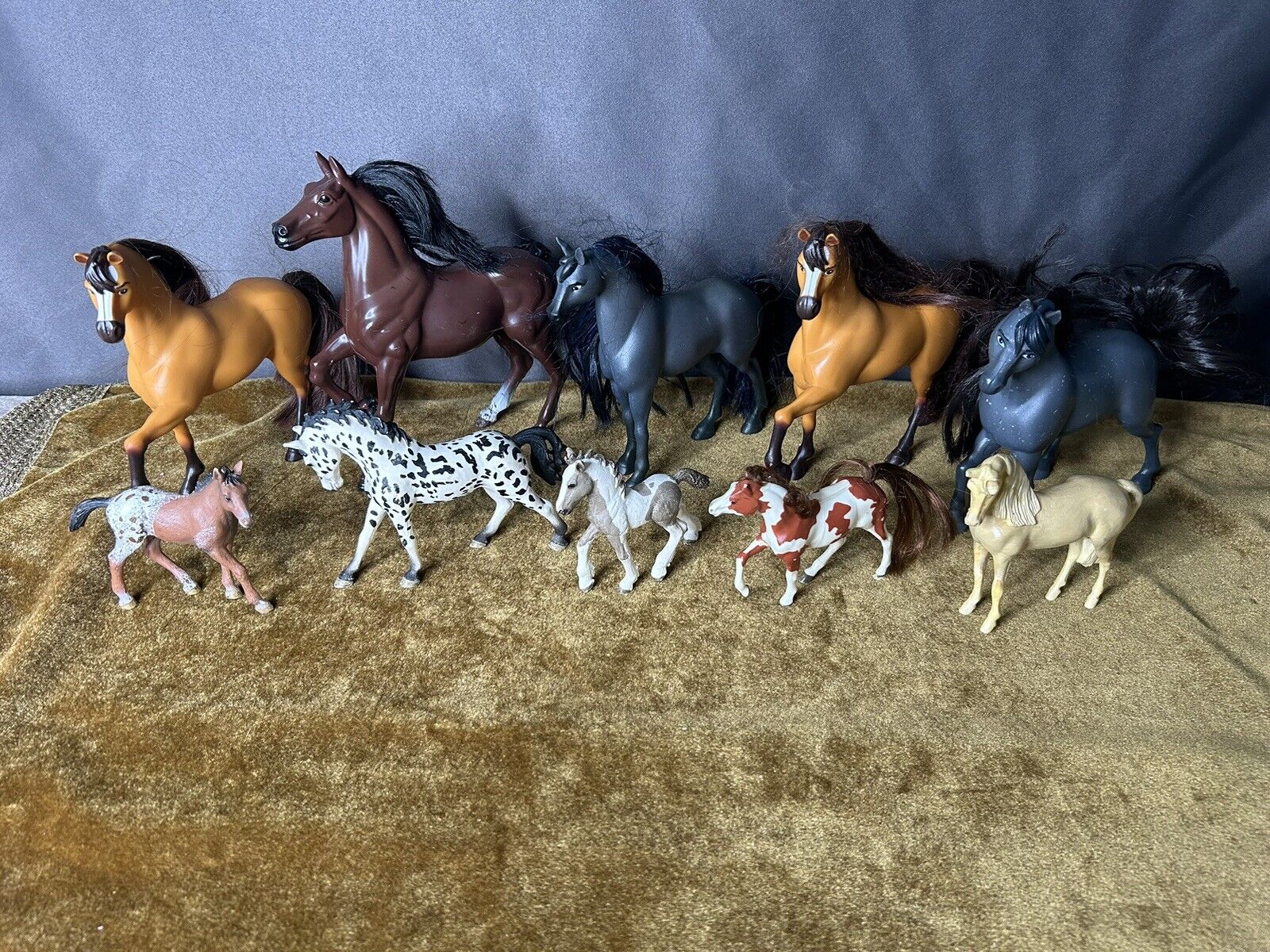 Breyer & Schleich Mostly .   Lot Of 10  -  Large And Small