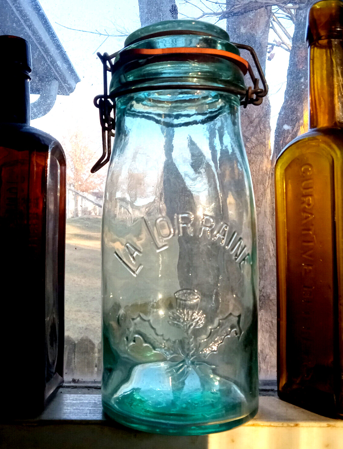 LA LORRAINE EMB THISTLE 1 LITRE FRUIT JAR WITH ORIGINAL THISTLE EMB GLASS LID