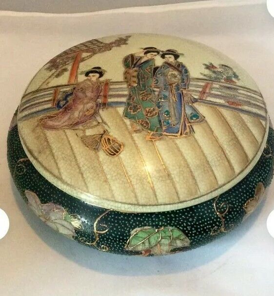 Pair of Royal Satsuma Handpainted Beaded &  Gold Accent 8” Covered Bowl w/Lid 