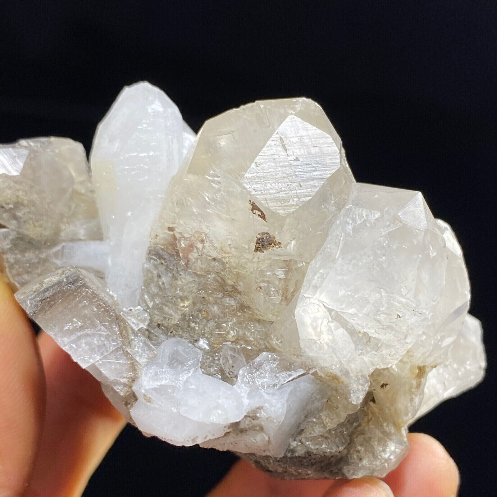 128g Natural White Transparent Column Fluorescent Calcite & White Crystal