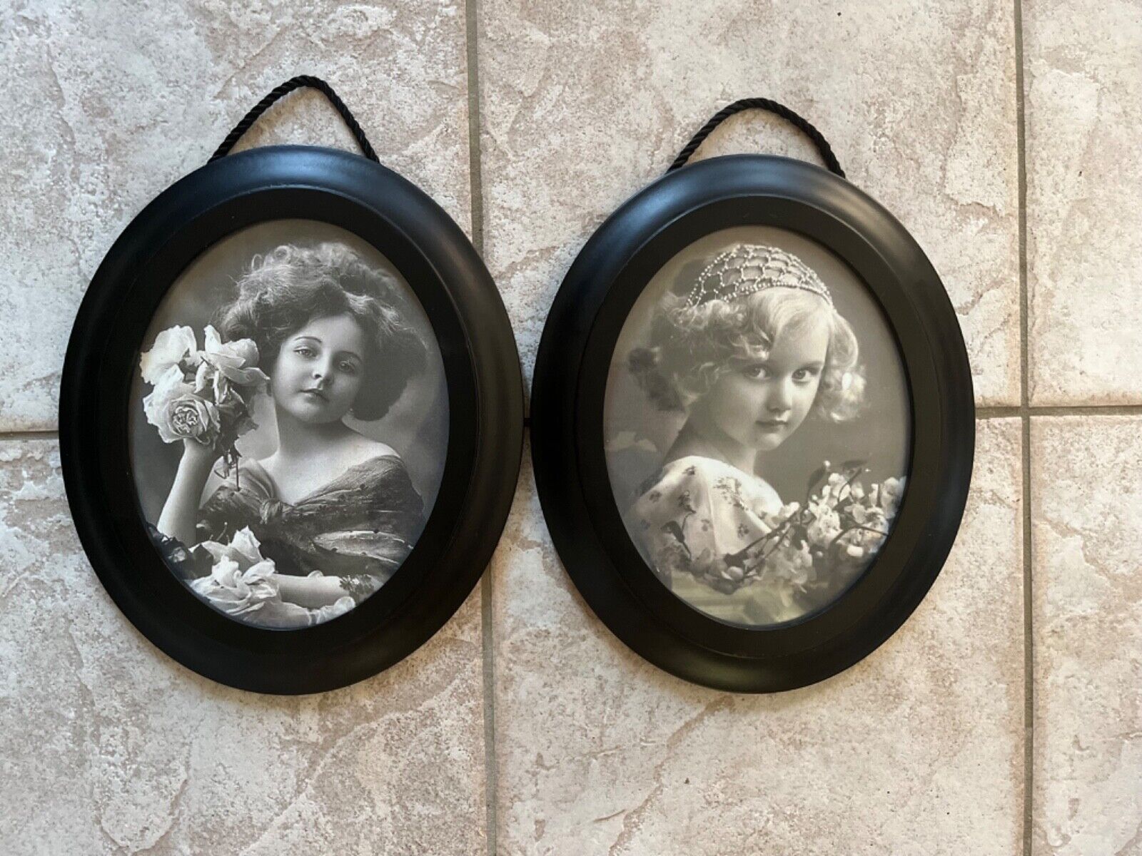 Vintage Oval black wall frames with glass set of 2 size: 11,5”x9,5”