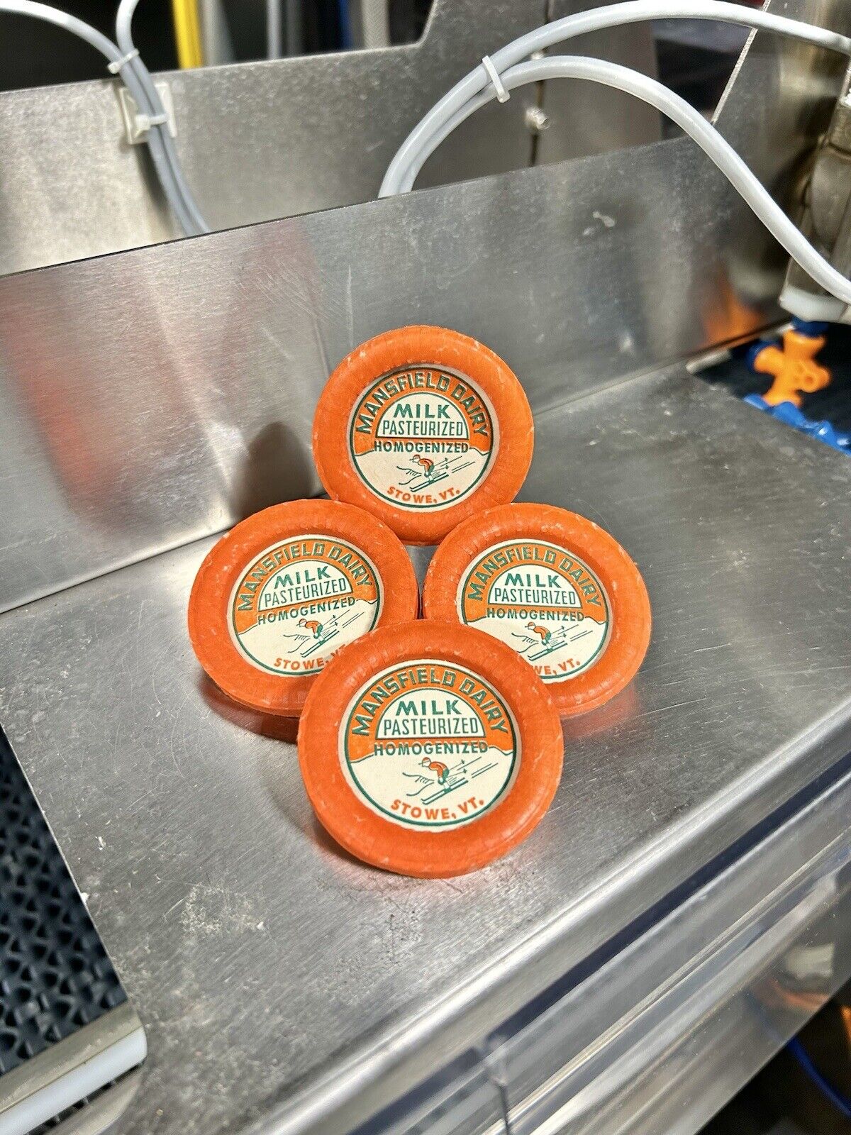 A Lot Of 4 Mansfield Dairy Stowe Vermont Orange Milk Bottle Caps