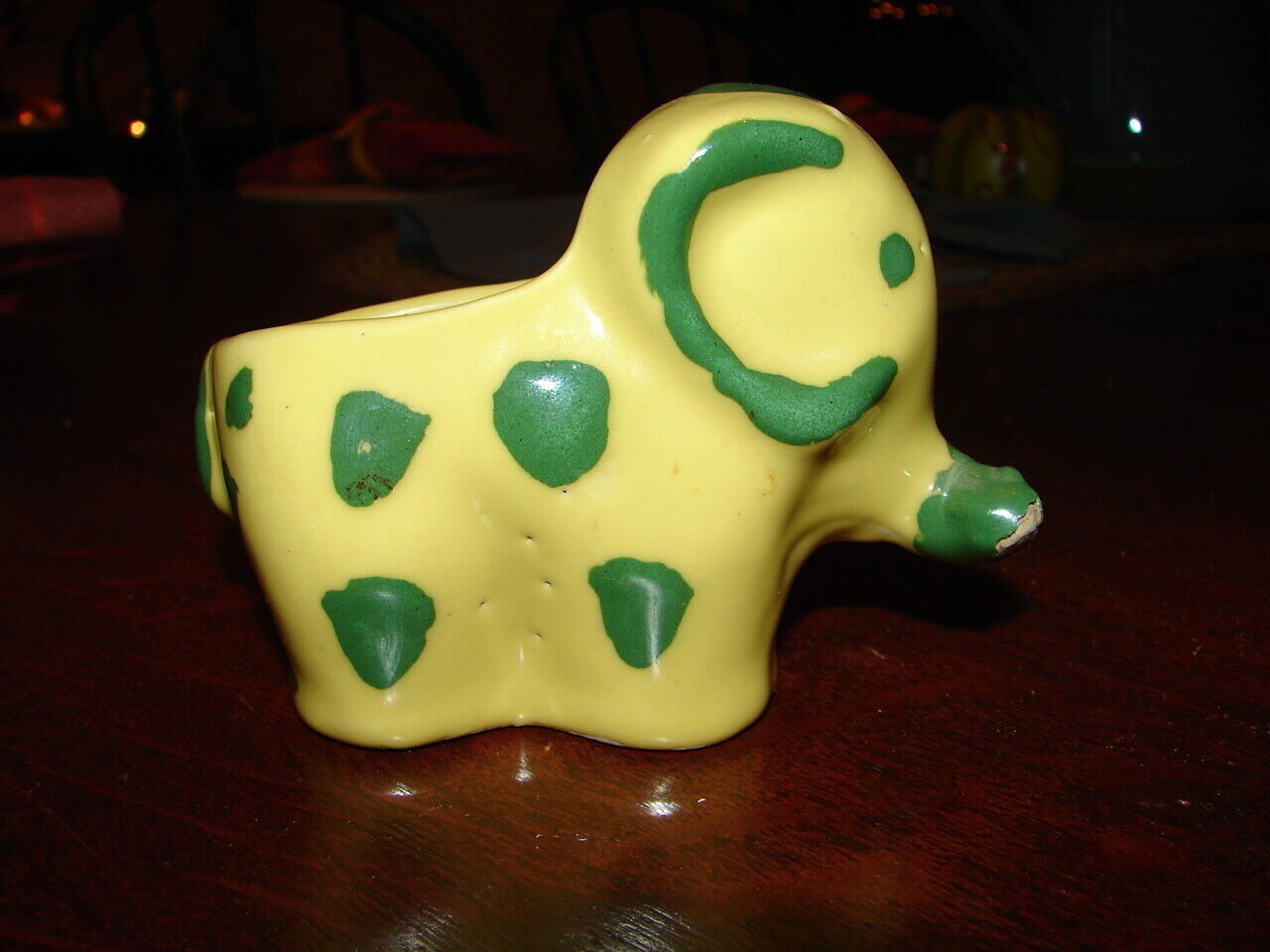 Scarce Dan Mercer Pottery Parkersburg WV Elephant Yellow / Green Spots Unmarked