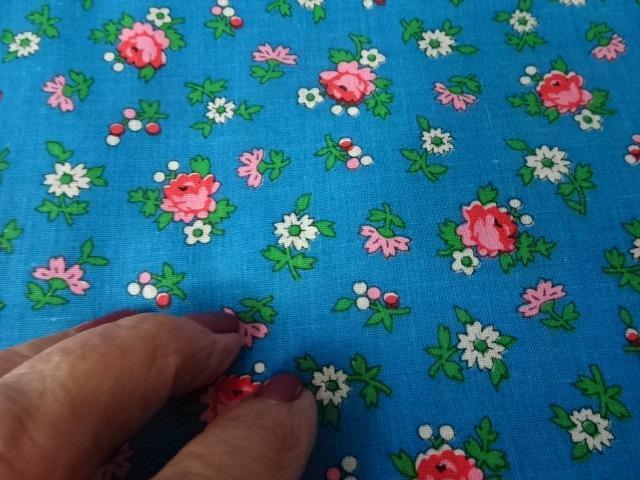 3 yds Vtg Unbranded Cotton Fabric-floral/flower motif on blue BG-so pretty