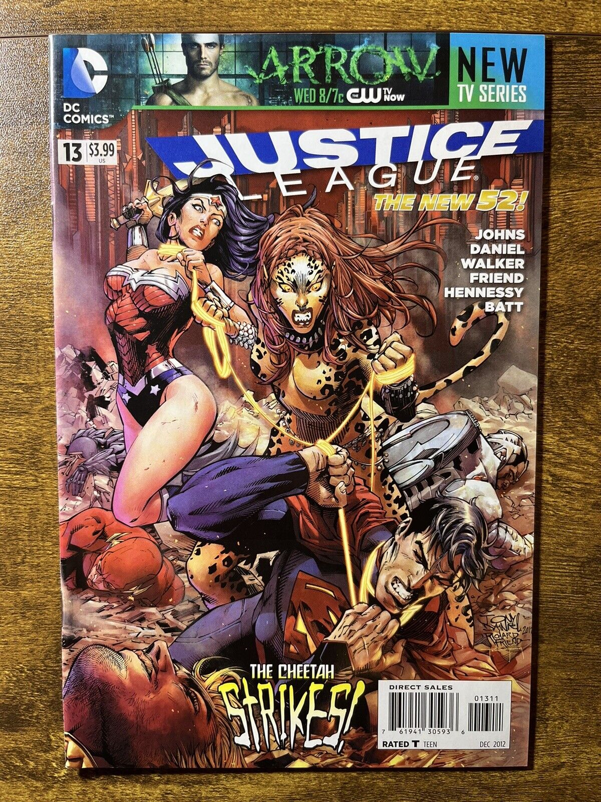 JUSTICE LEAGUE 13 TONY S DANIEL WONDER WOMAN SUPERMAN COVER DC COMICS 2012