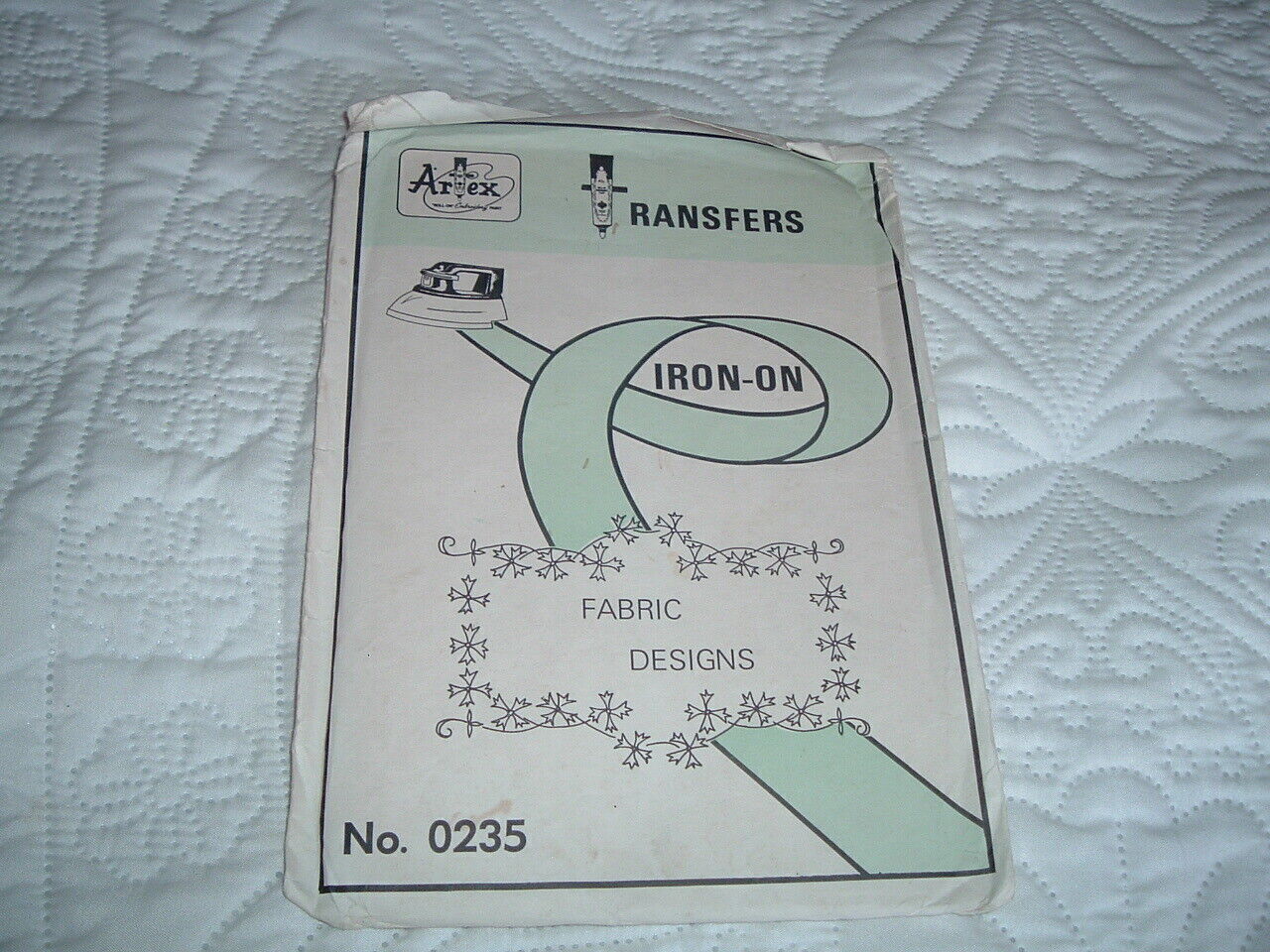 Vtg Artex Iron On Transfers #0234 Fabric Designs for Embroidery NIP UnCut #LD
